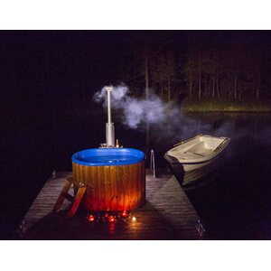 Koriks-Fiiber Kylpytynnyrisetti 800L lasikuitualtaalla ja ulkokamiinalla