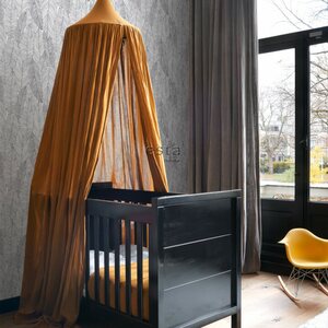 Esta Home Black & White with a splash of Gold non-woven tapetti
