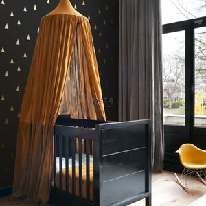 Esta Home Black & White with a splash of Gold non-woven tapetti