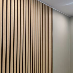 Evella puuviilupintainen akustiikkalevy, V40 tammi 2,4 x 0,6m / 21mm